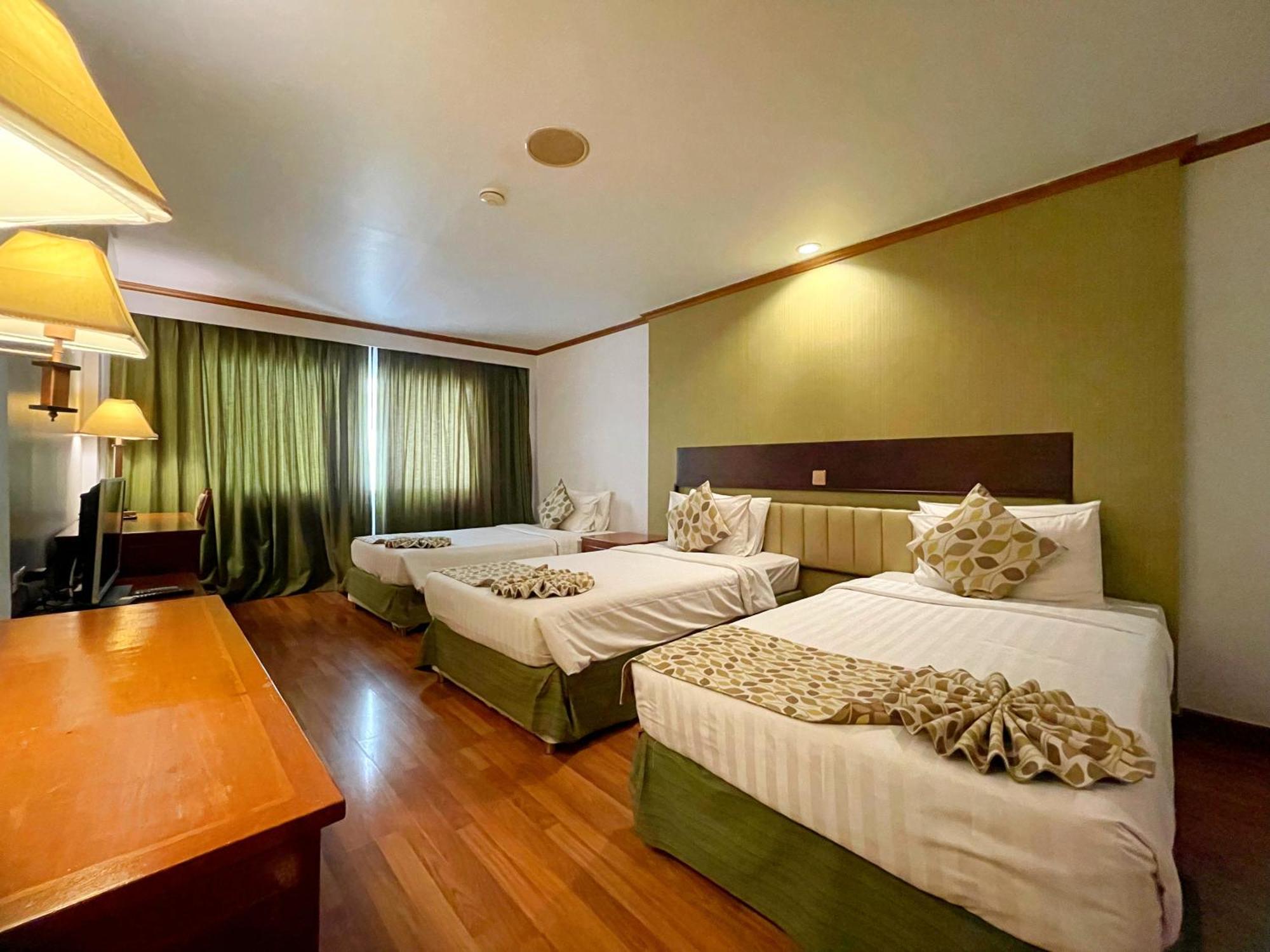 Khách sạn Arawana Regency Park Sukhumvit 4*