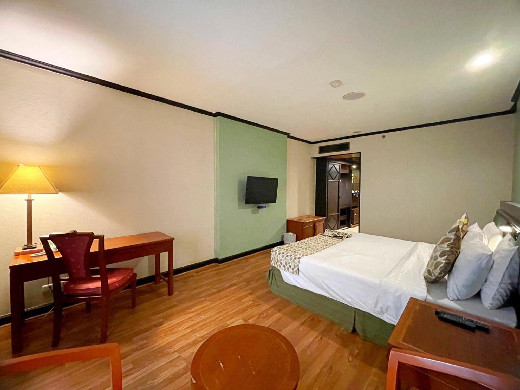 Khách sạn Arawana Regency Park Sukhumvit Bangkok