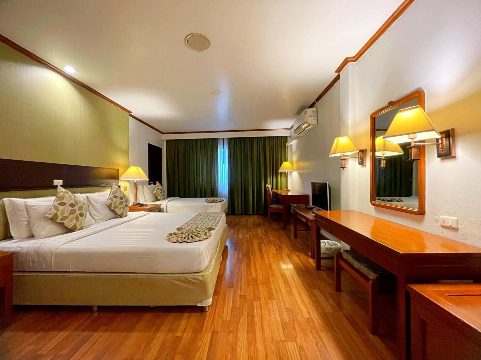 Arawana Regency Park Sukhumvit Khách sạn 4*