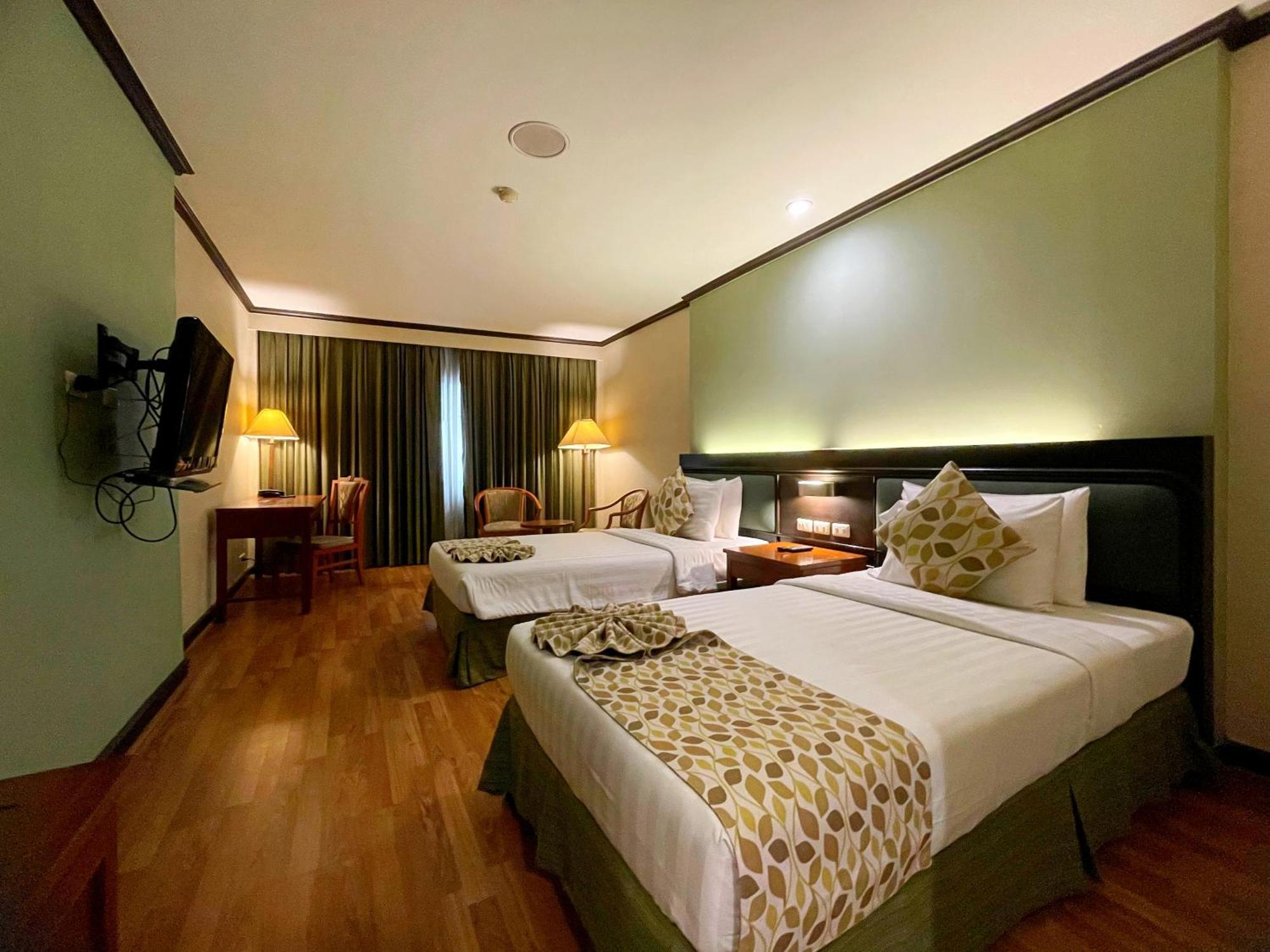 Khách sạn Arawana Regency Park Sukhumvit