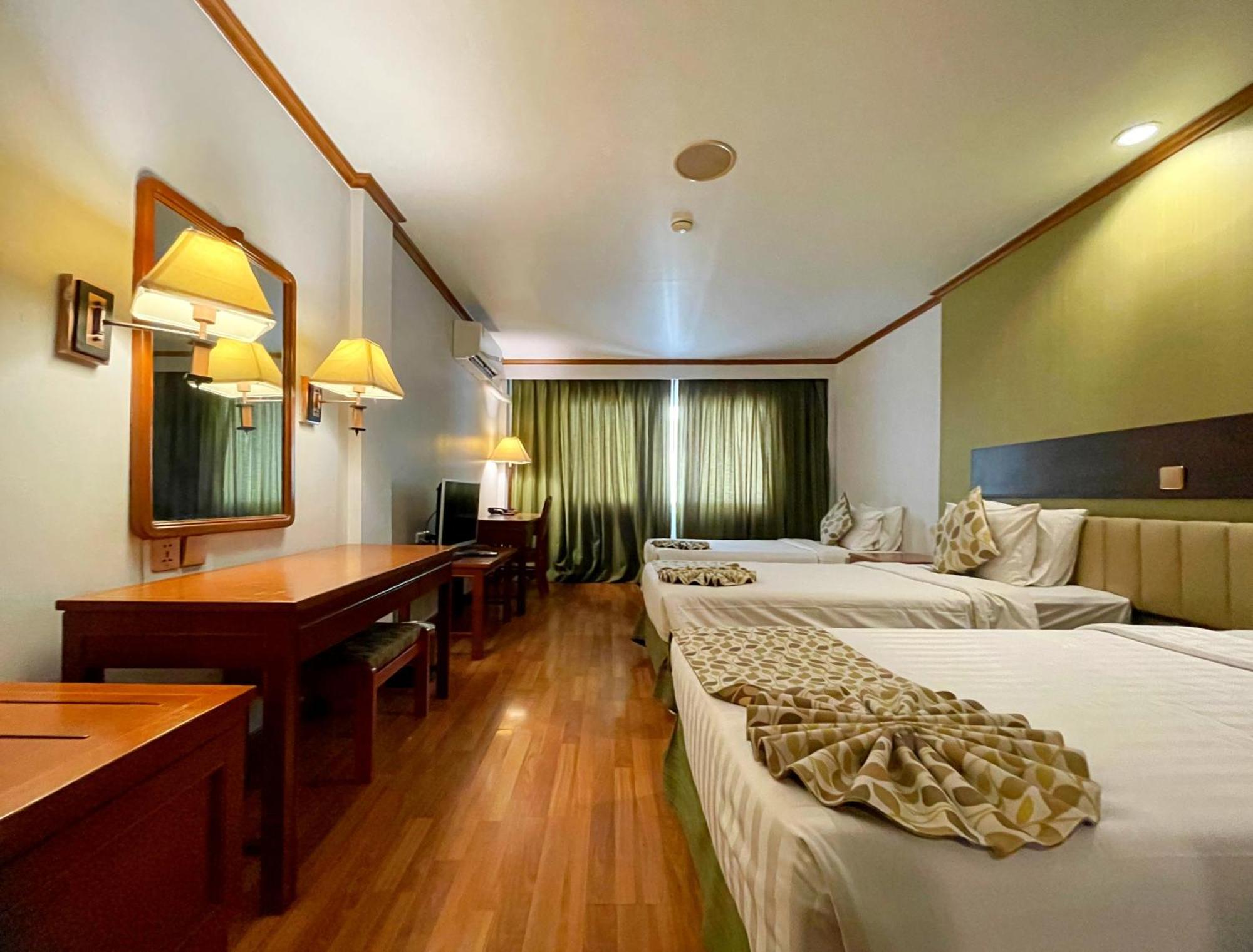 Khách sạn Arawana Regency Park Sukhumvit Bangkok