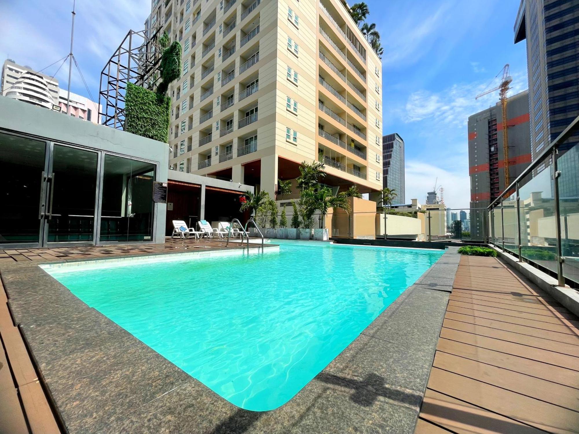 Khách sạn Arawana Regency Park Sukhumvit