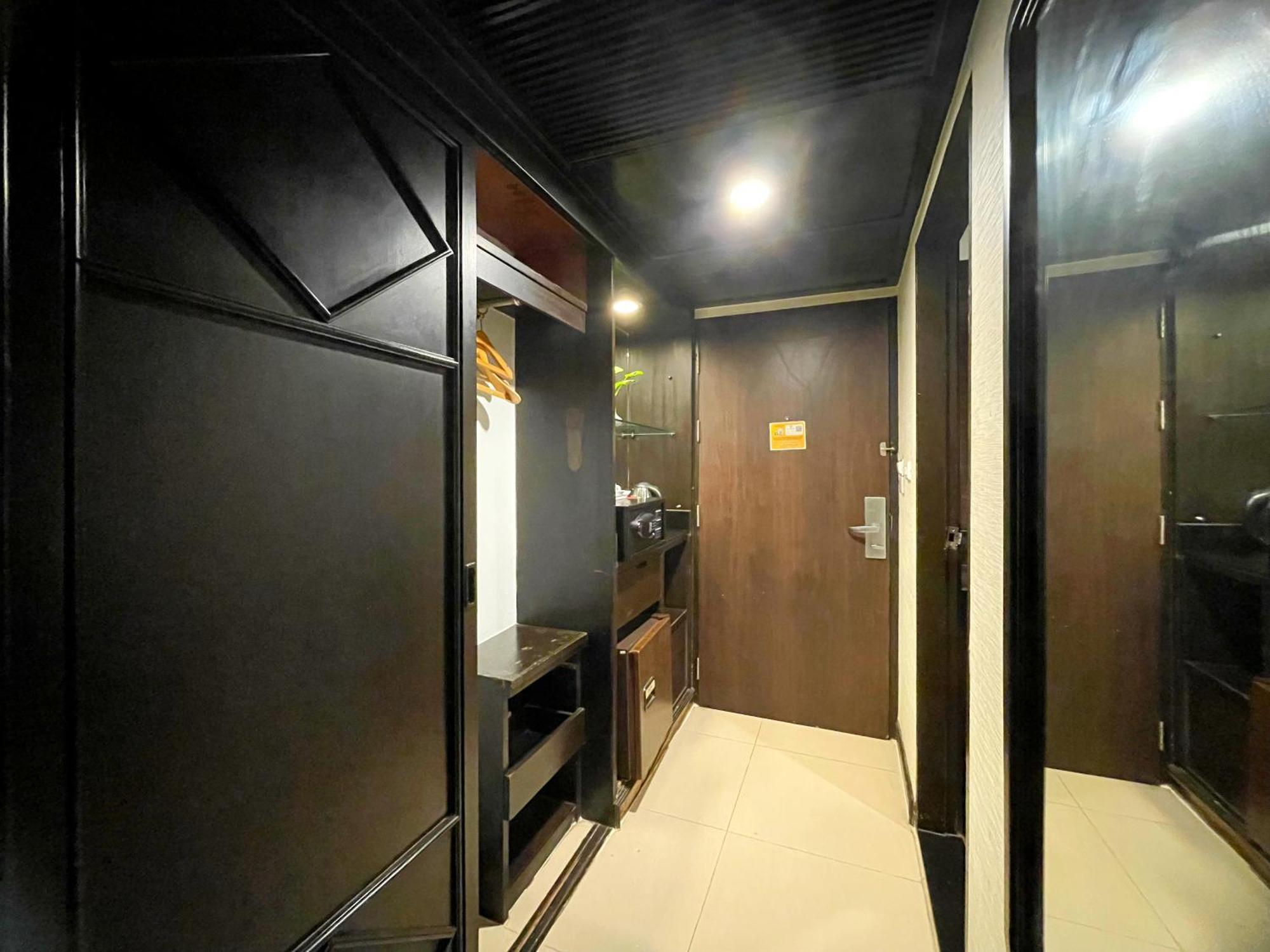 Arawana Regency Park Sukhumvit Khách sạn 4*
